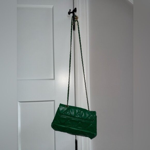 SHEIN Green Quilted Crossbody Bag with Chain Strap - Picture 3 of 3